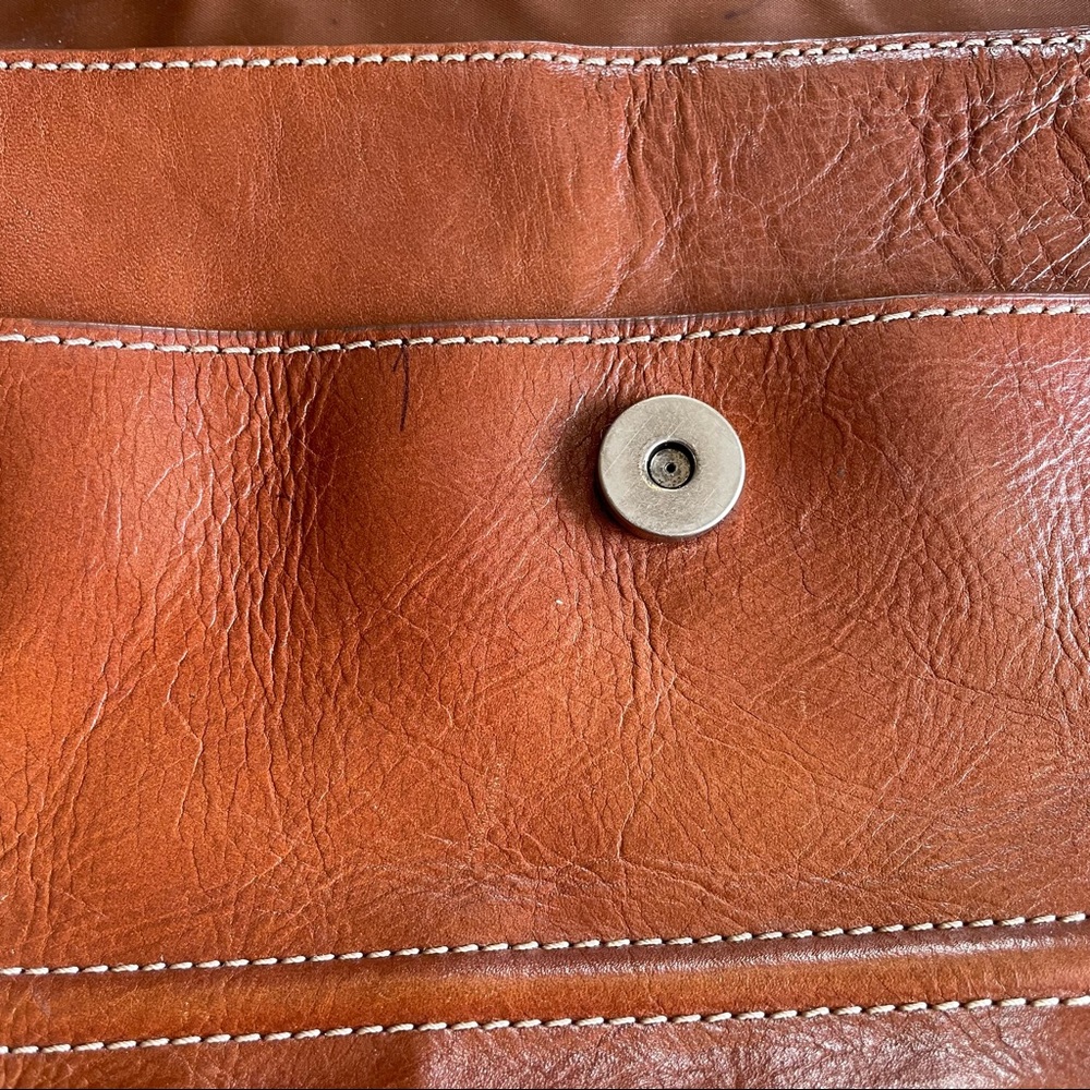 Kenneth Cole Reaction Leather Shoulder Bag - Picture 11 of 12